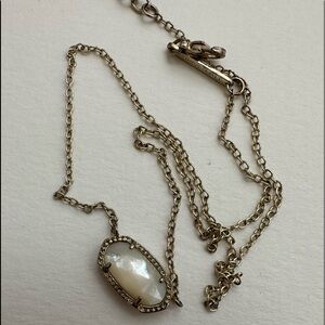 Kendra Scott Elisa Gold Pendant necklace -Ivory